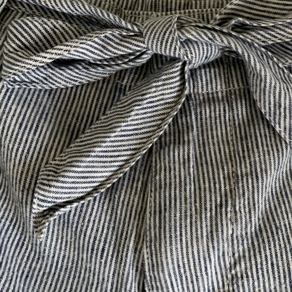 Abercrombie Blue Striped Shorts with Bow - Picture 5 of 5